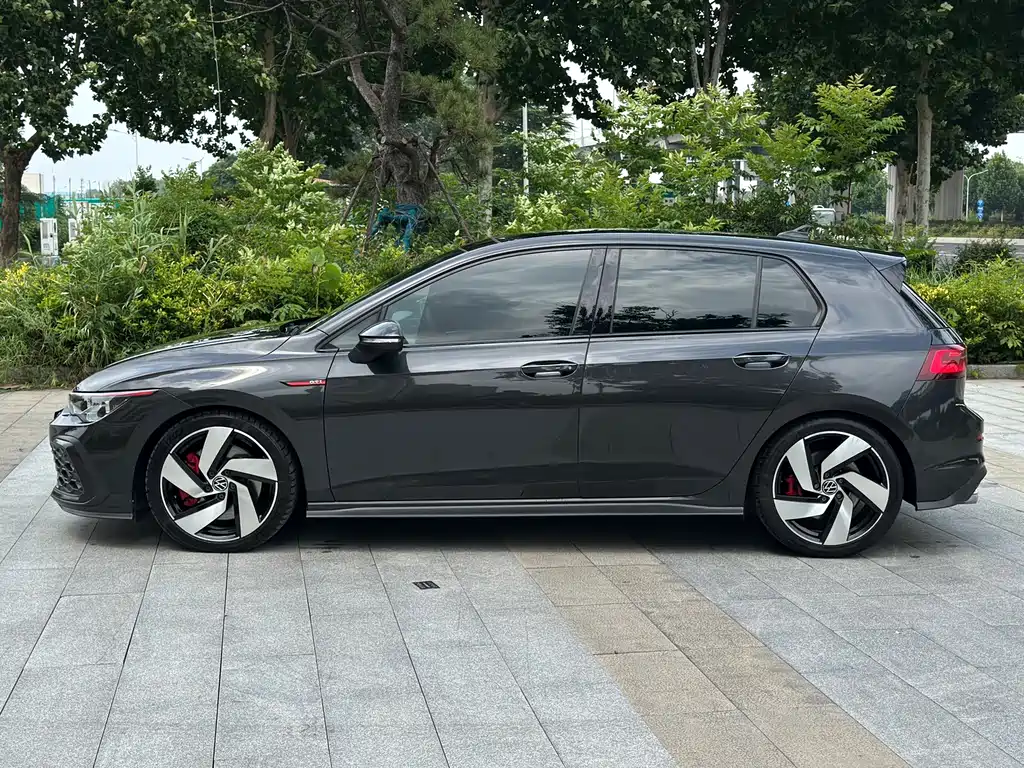Volkswagen Golf GTI — фото 7