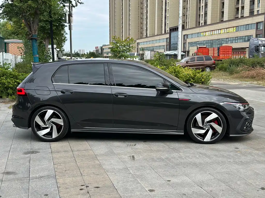 Volkswagen Golf GTI — фото 4
