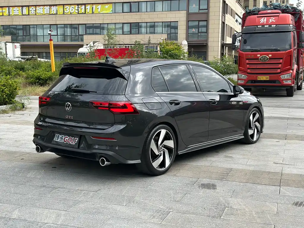 Volkswagen Golf GTI — фото 5
