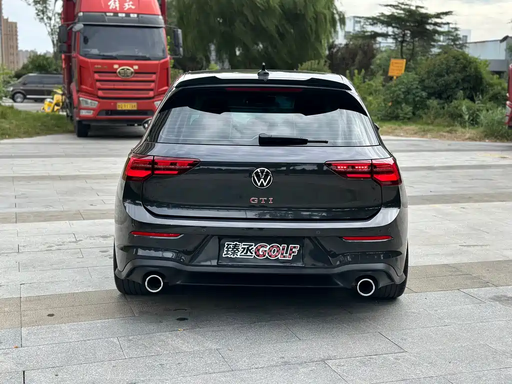 Volkswagen Golf GTI — фото 6