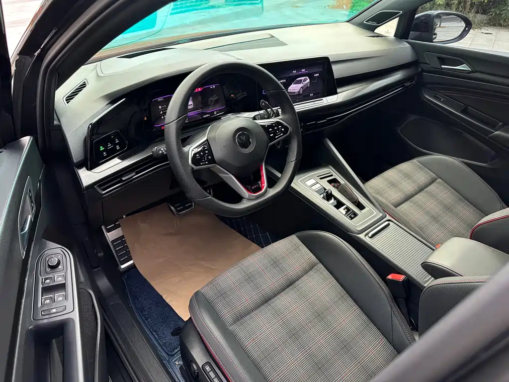 Volkswagen Golf GTI — фото 8