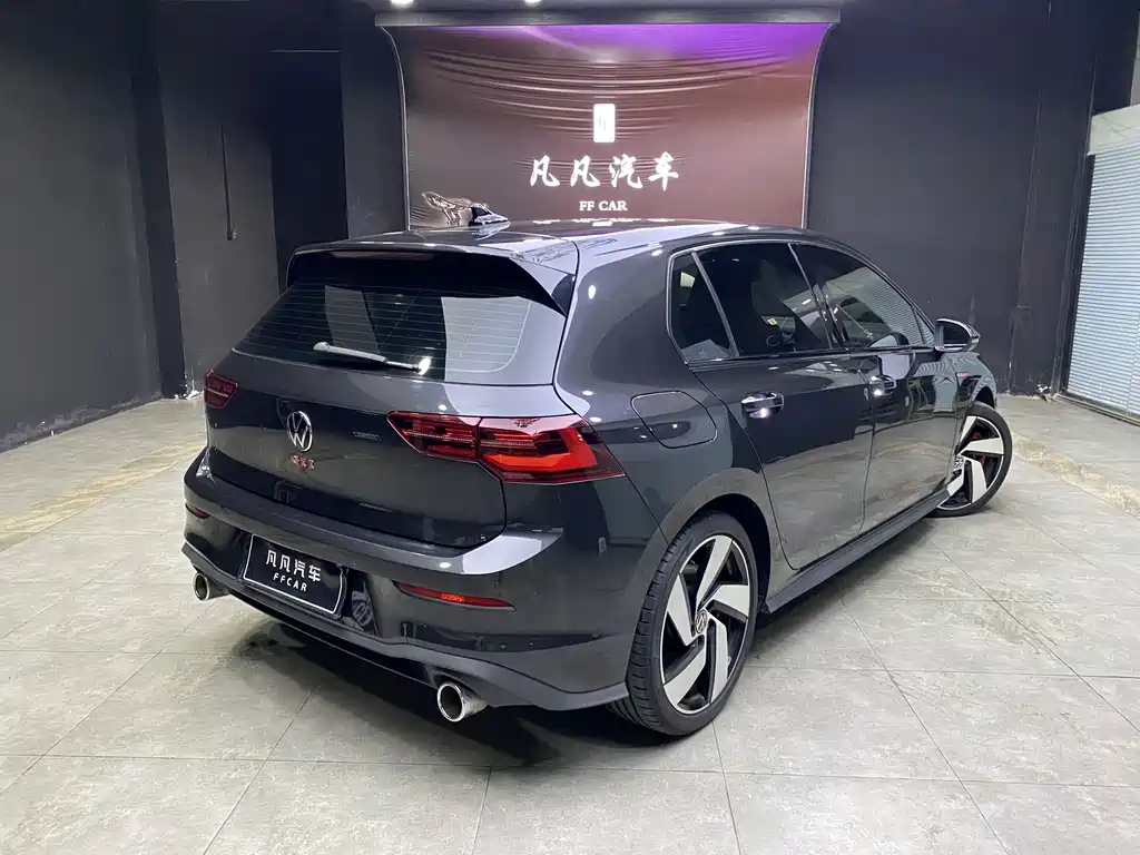 Volkswagen Golf GTI — фото 3