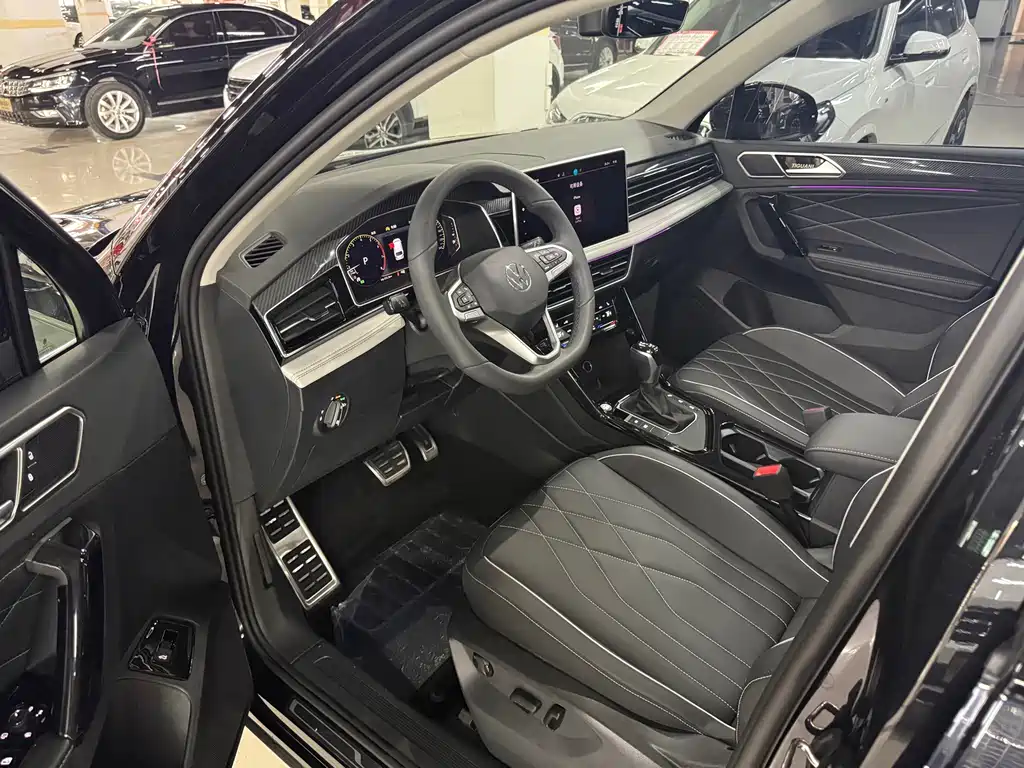 Volkswagen Tiguan L — фото 5