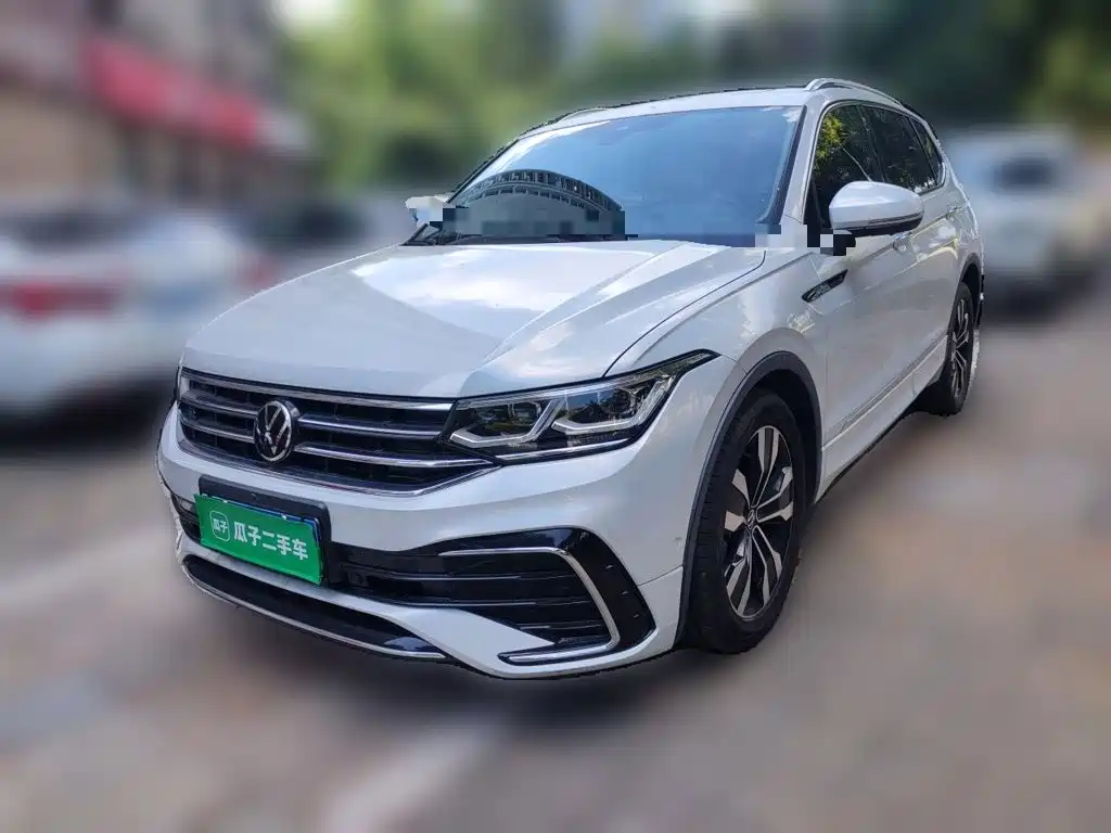 Volkswagen Tiguan L — фото 2