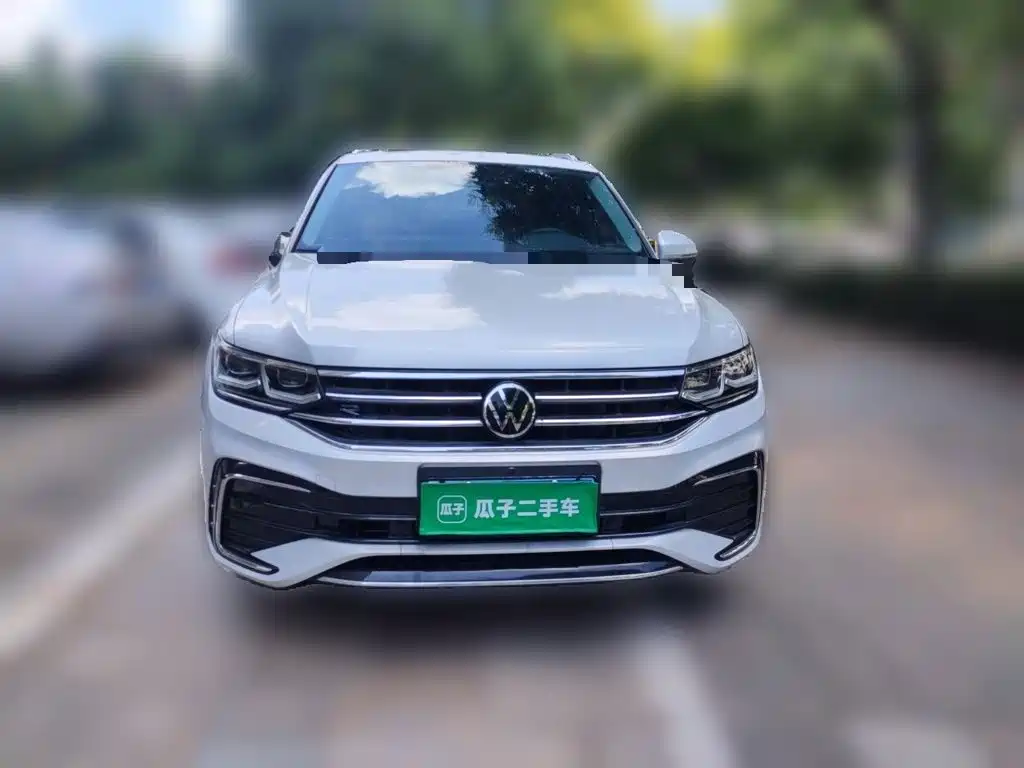 Volkswagen Tiguan L — фото 23