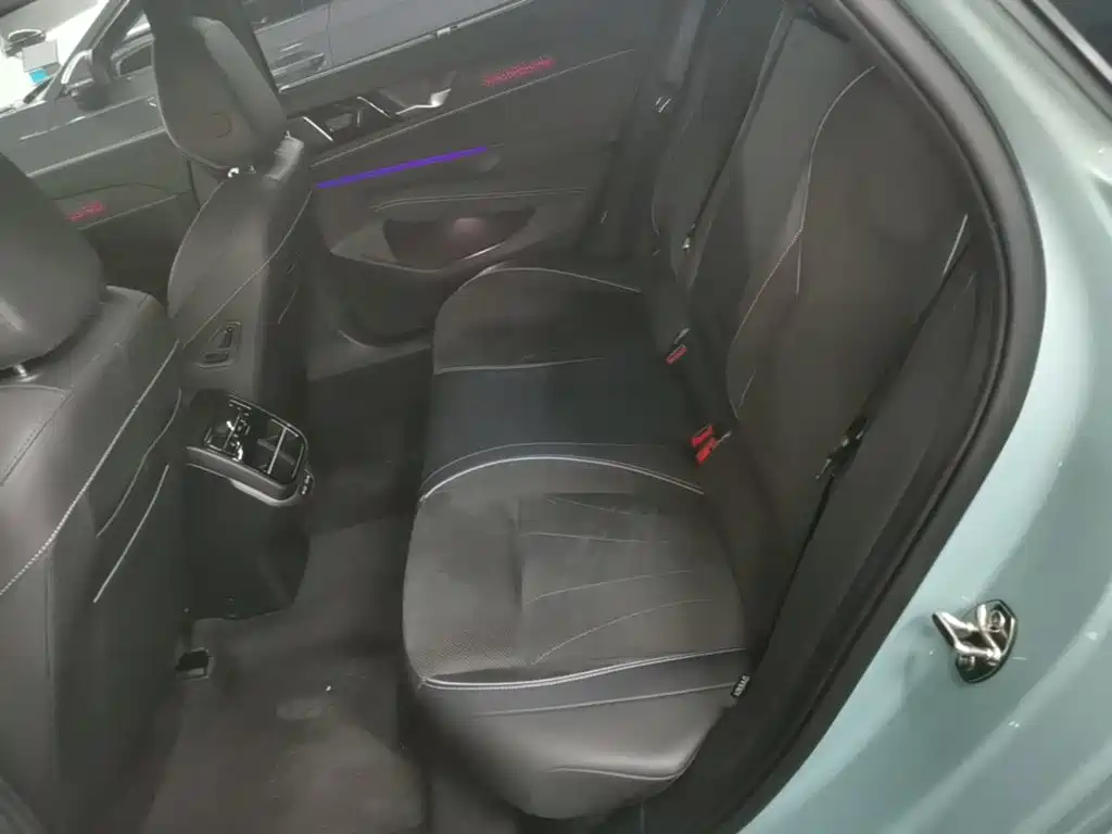Volkswagen Passat — фото 13