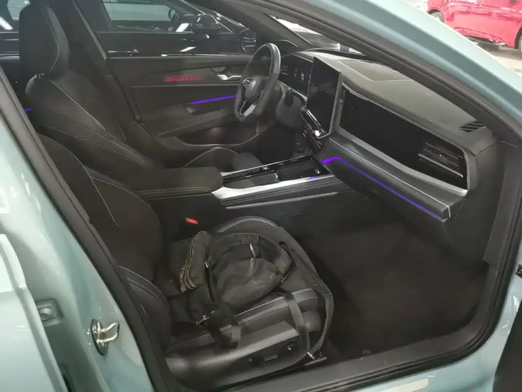 Volkswagen Passat — фото 20
