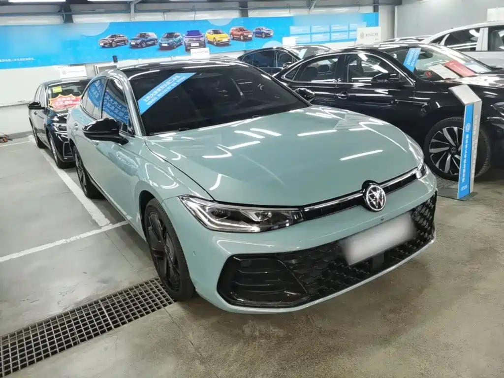 Volkswagen Passat — фото 22