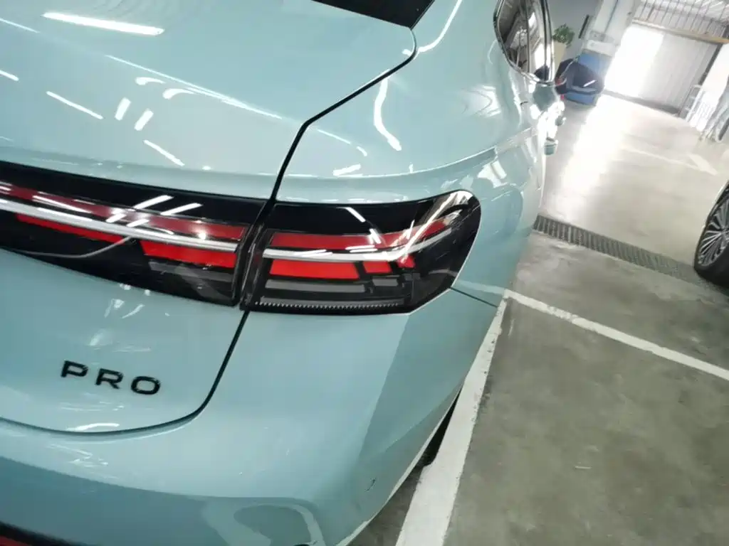 Volkswagen Passat — фото 24