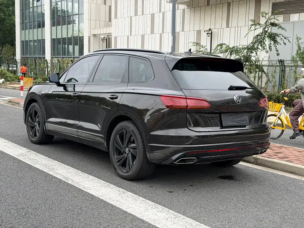 Volkswagen Touareg — фото 3