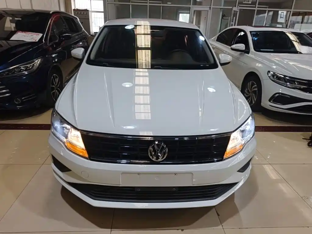 Volkswagen Jetta — фото 3