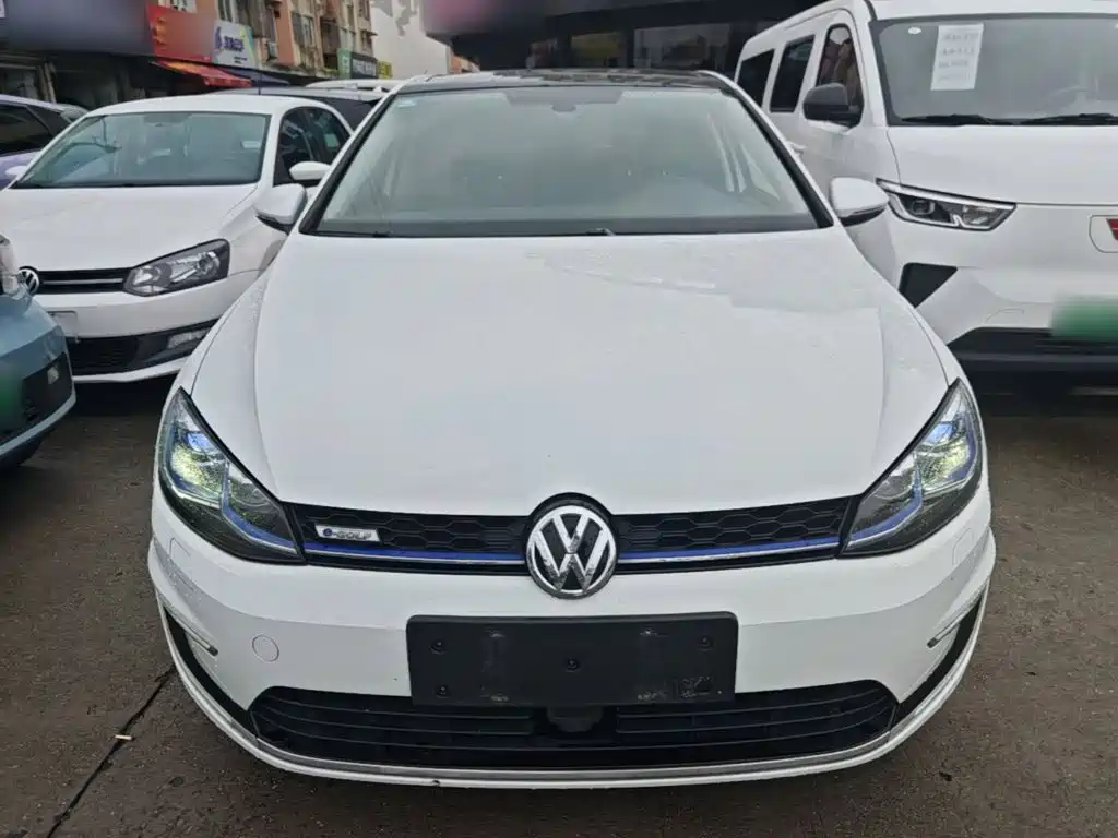 Volkswagen Golf EV — фото 3