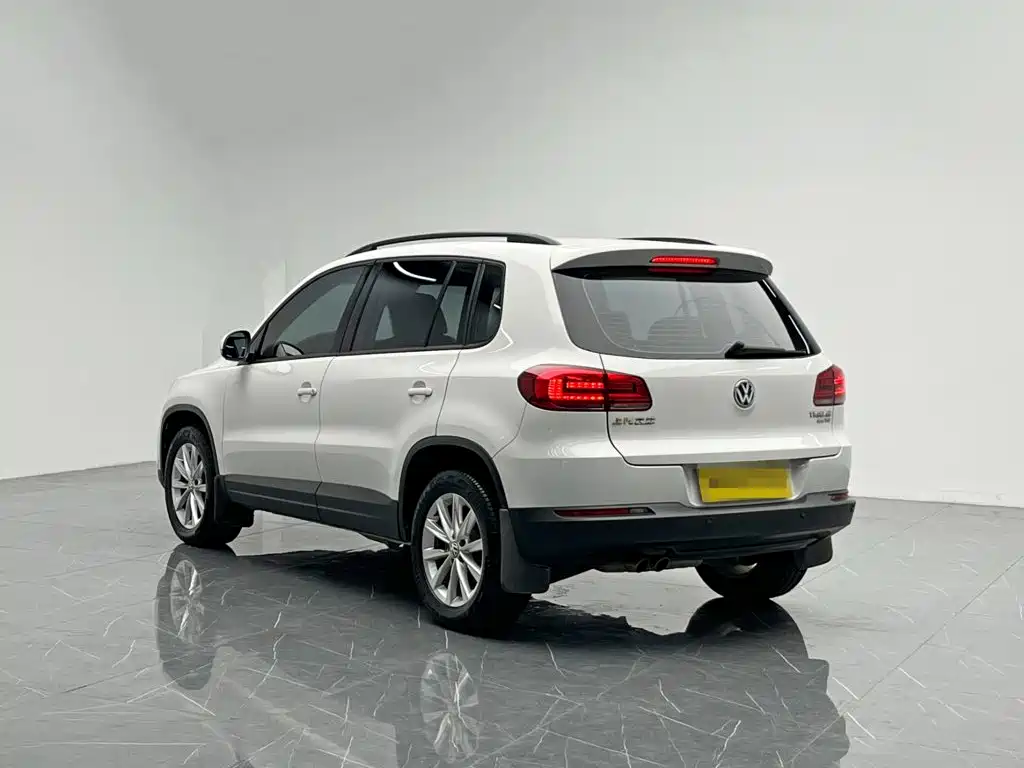 Volkswagen Tiguan — фото 4