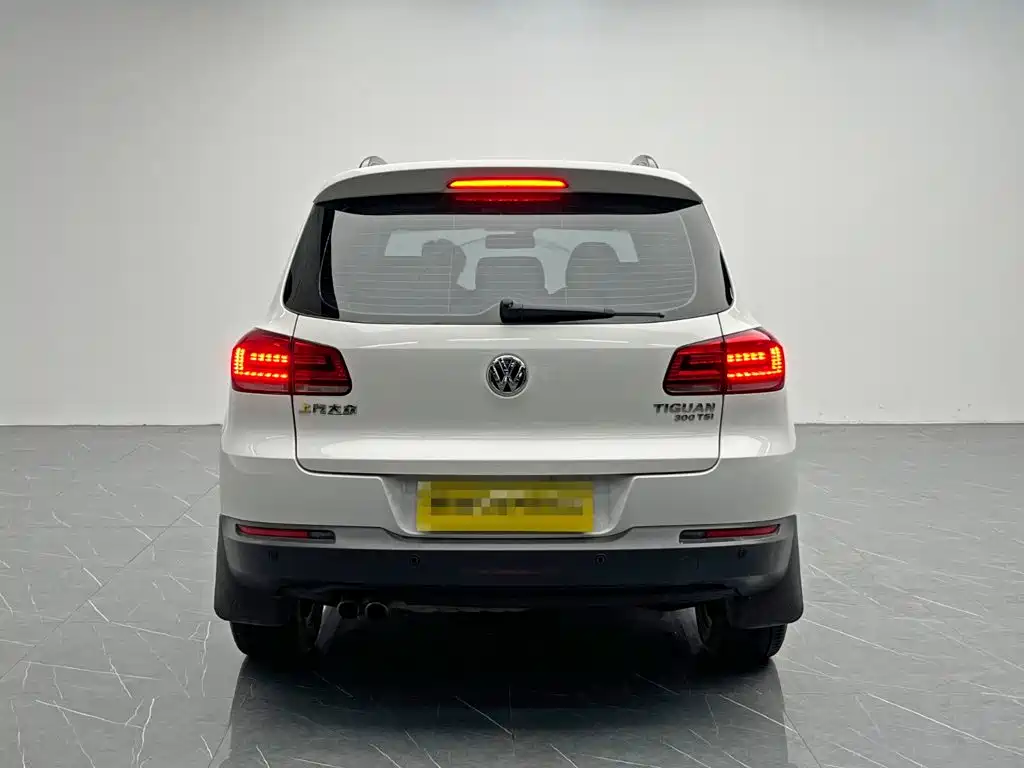 Volkswagen Tiguan — фото 5