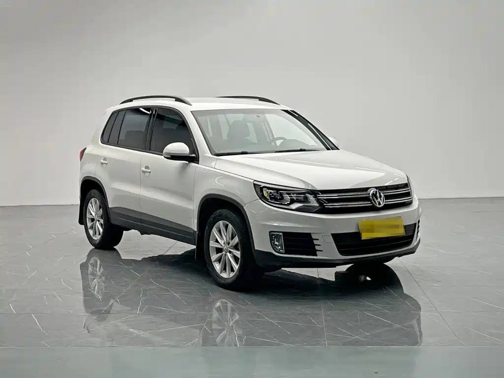 Volkswagen Tiguan — фото 8