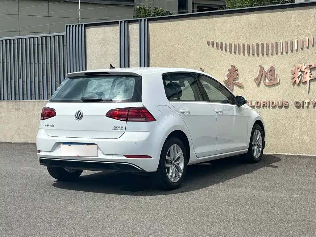 Volkswagen Golf — фото 5