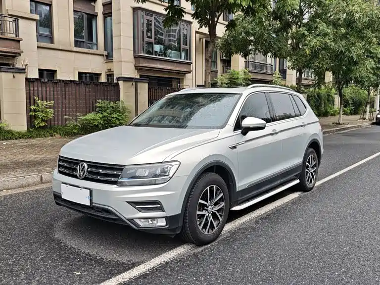 Volkswagen Tiguan L — фото 3