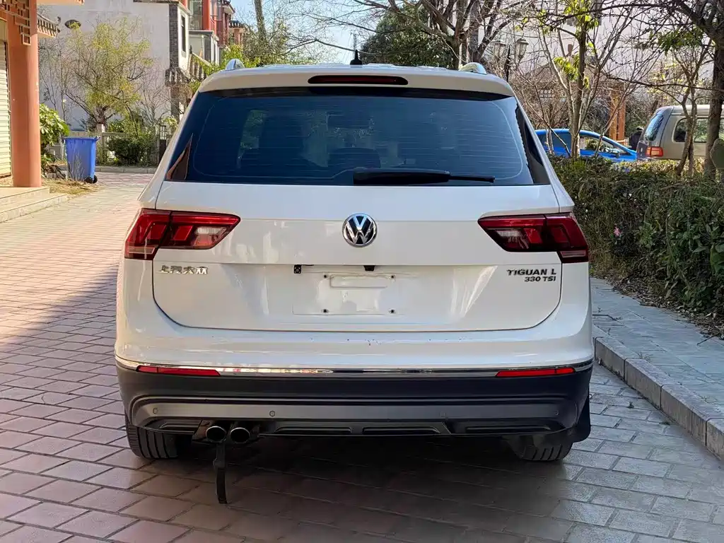 Volkswagen Tiguan L — фото 5