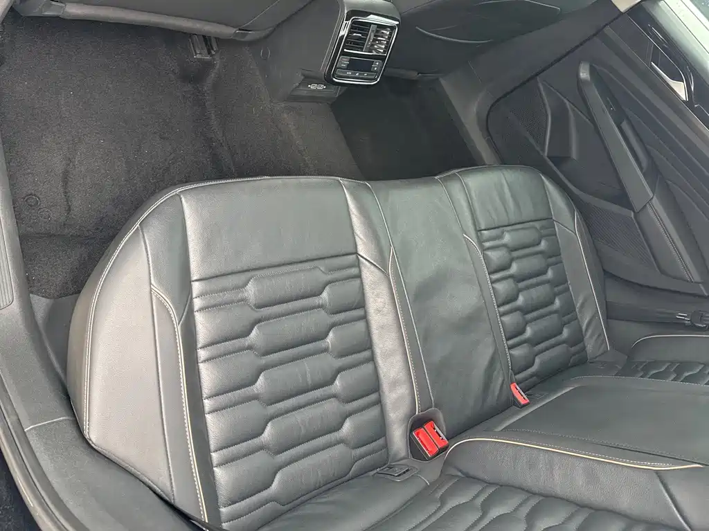Volkswagen Passat — фото 4