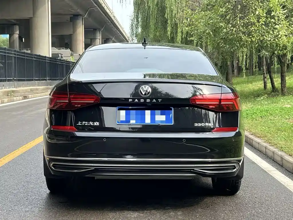 Volkswagen Passat — фото 3