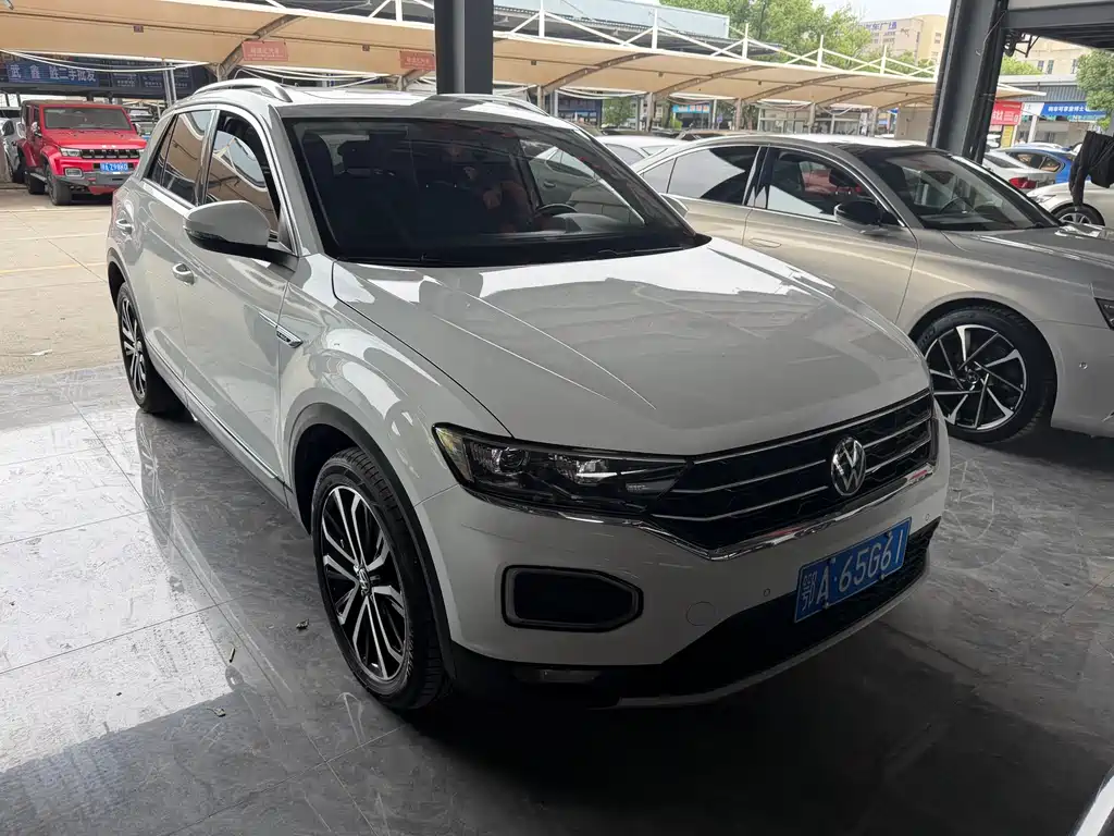Volkswagen T-Roc — фото 3