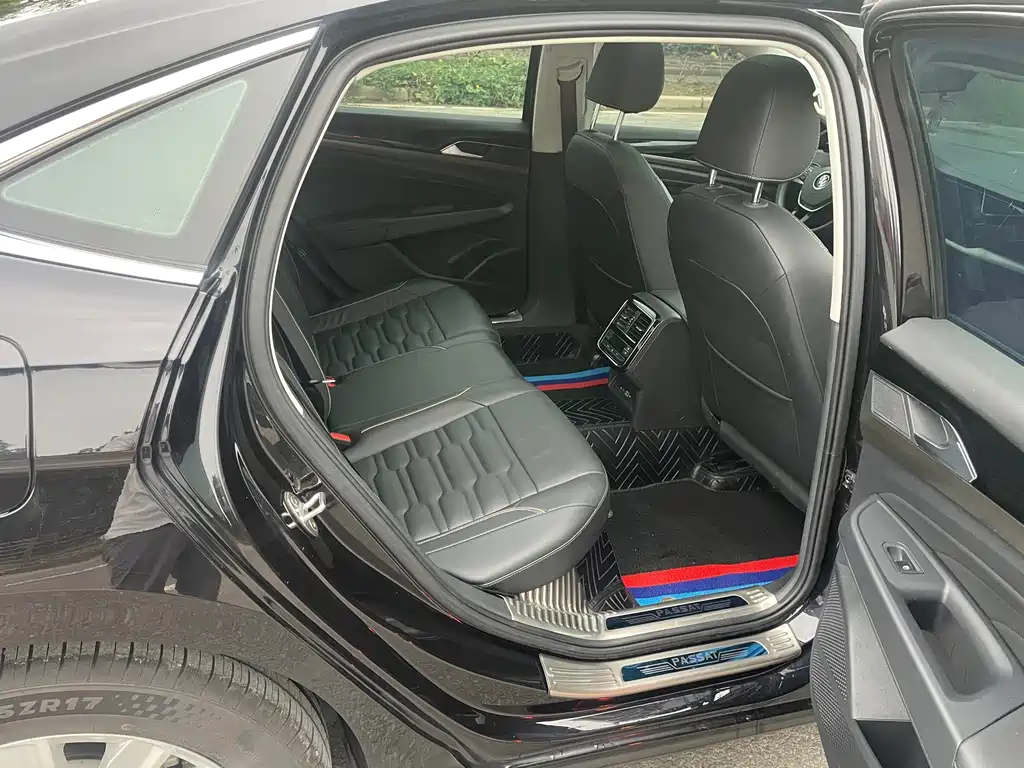 Volkswagen Passat — фото 9