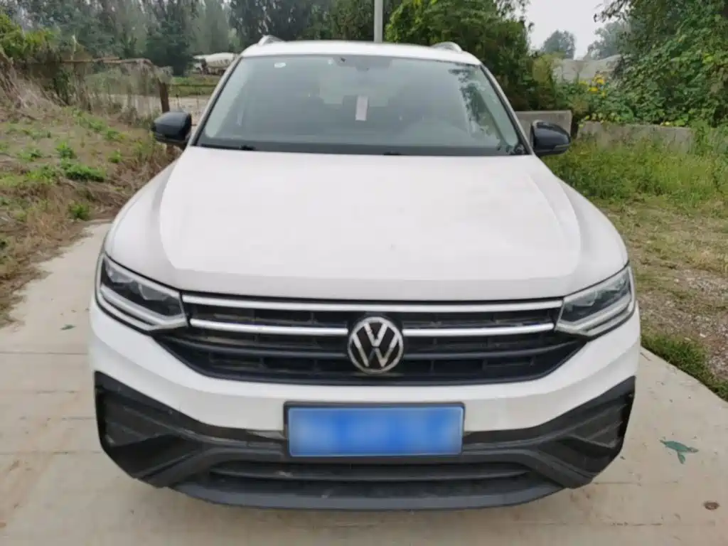 Volkswagen Tiguan L — фото 3