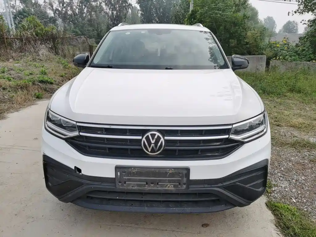 Volkswagen Tiguan L — фото 3