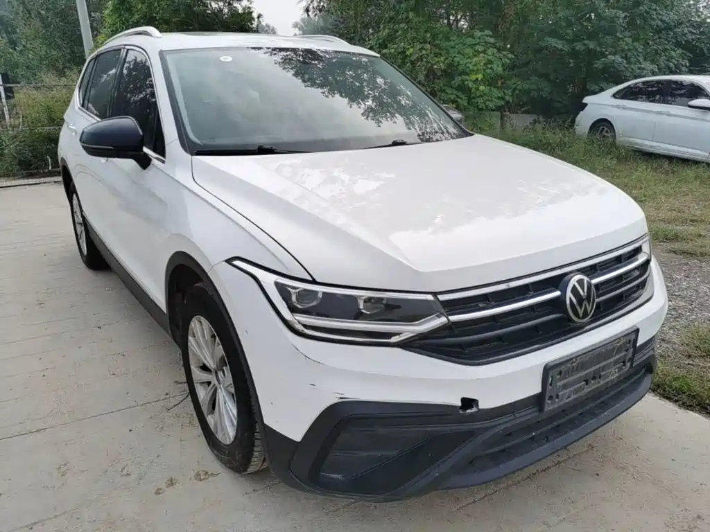 Volkswagen Tiguan L — фото 4