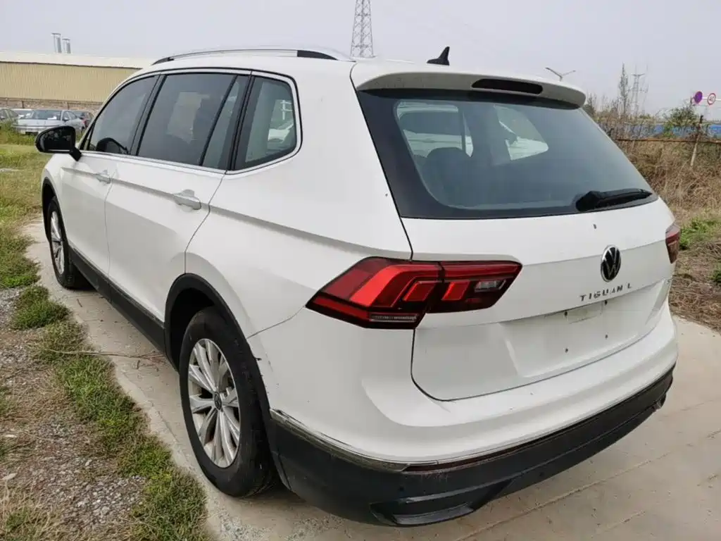 Volkswagen Tiguan L — фото 5