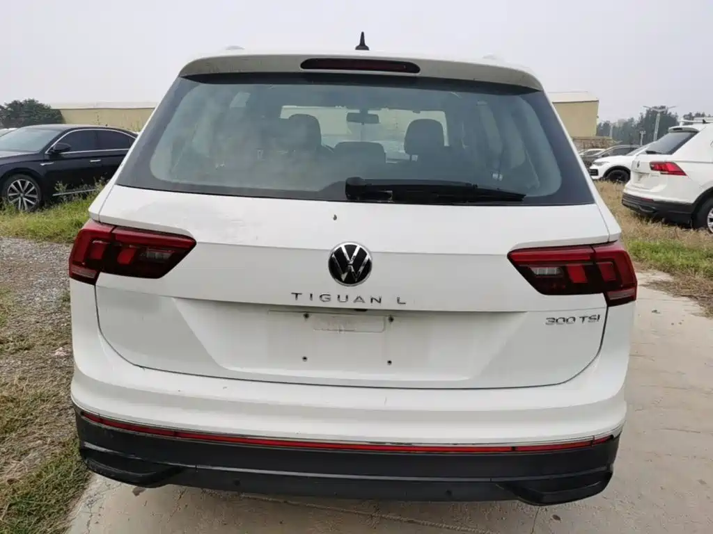Volkswagen Tiguan L — фото 6