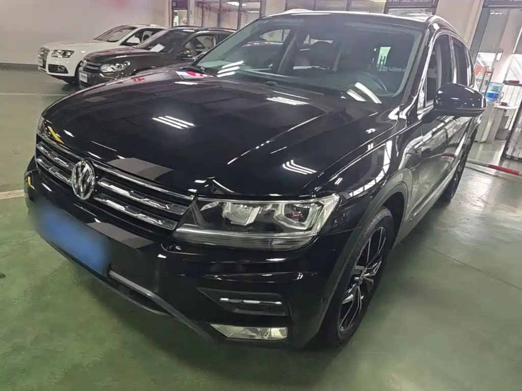 Volkswagen Tiguan L — фото 2