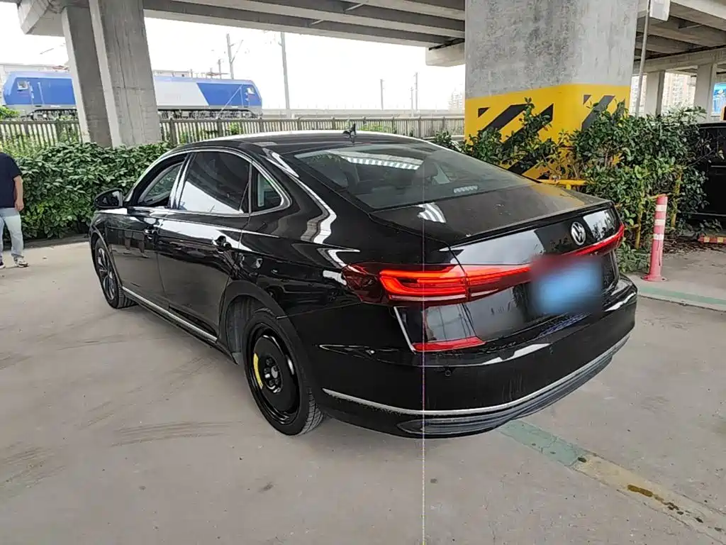 Volkswagen Passat — фото 23