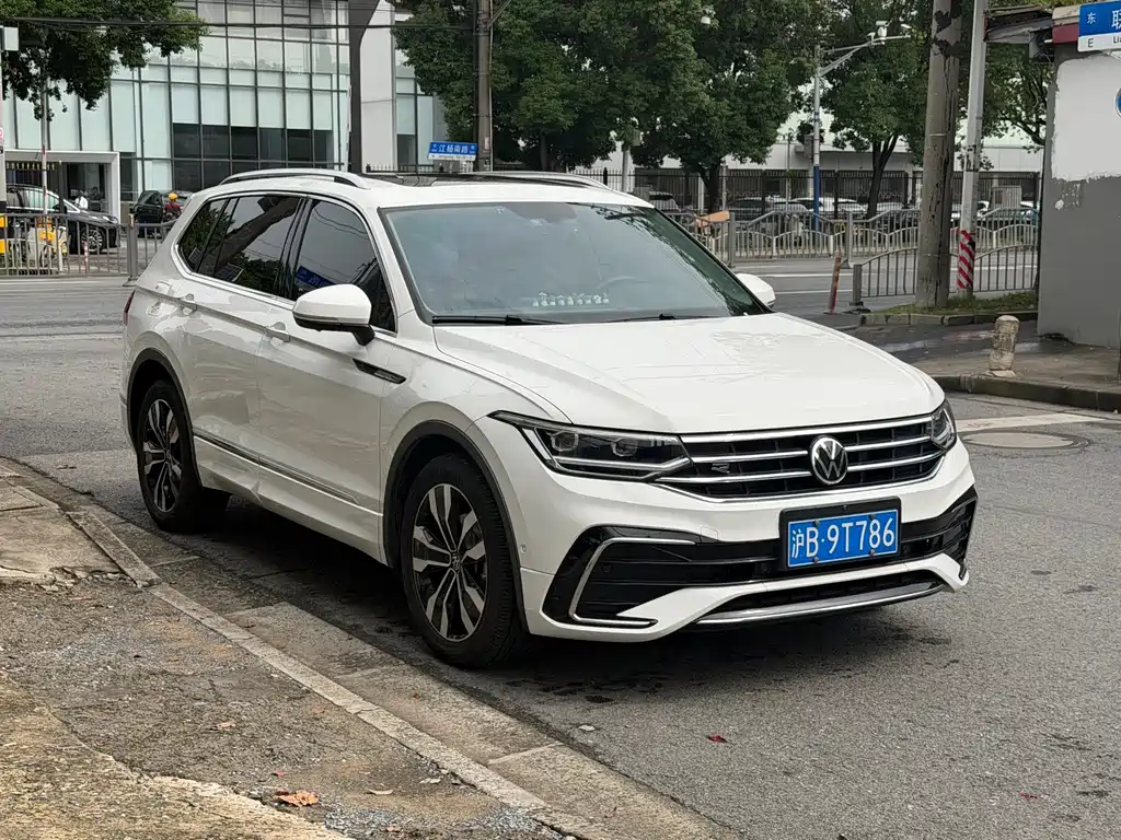 Volkswagen Tiguan L — фото 3