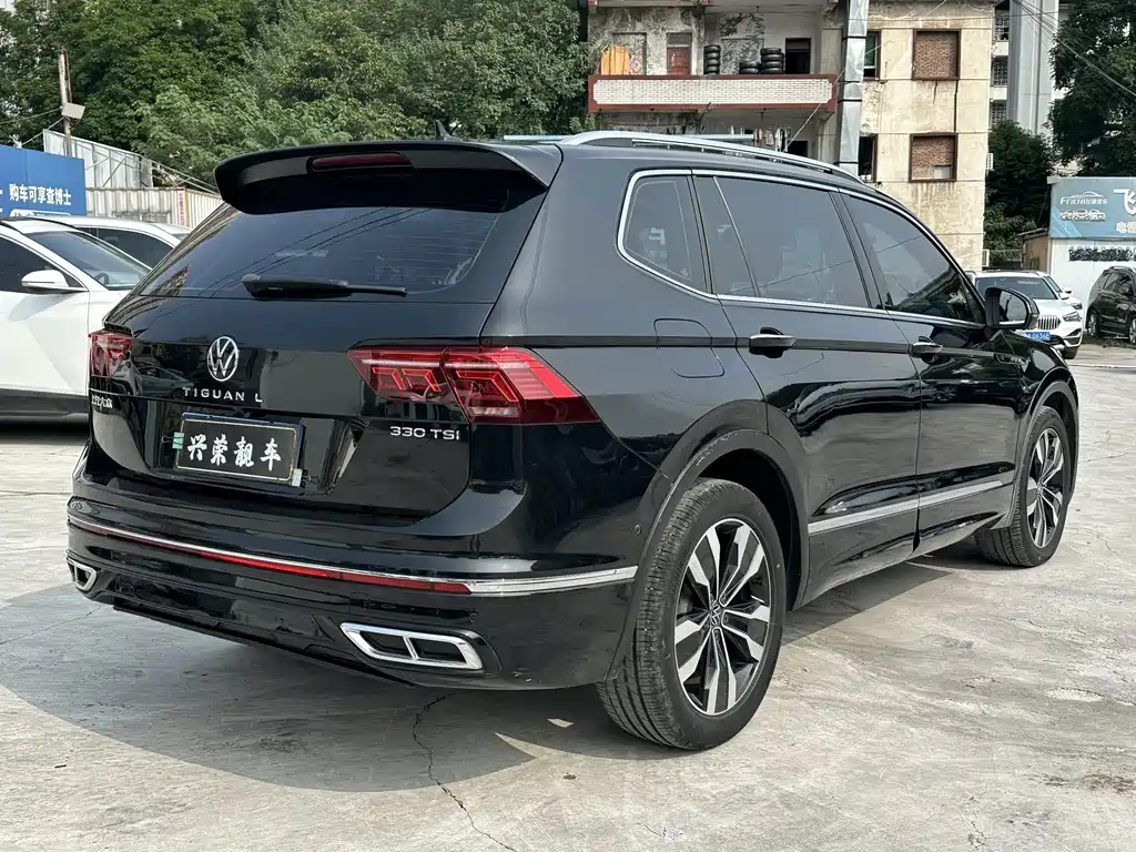 Volkswagen Tiguan L — фото 4