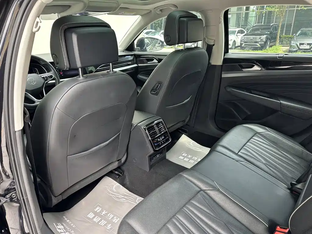 Volkswagen Passat — фото 10