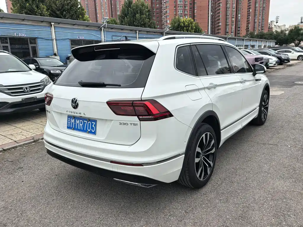 Volkswagen Tiguan L — фото 3