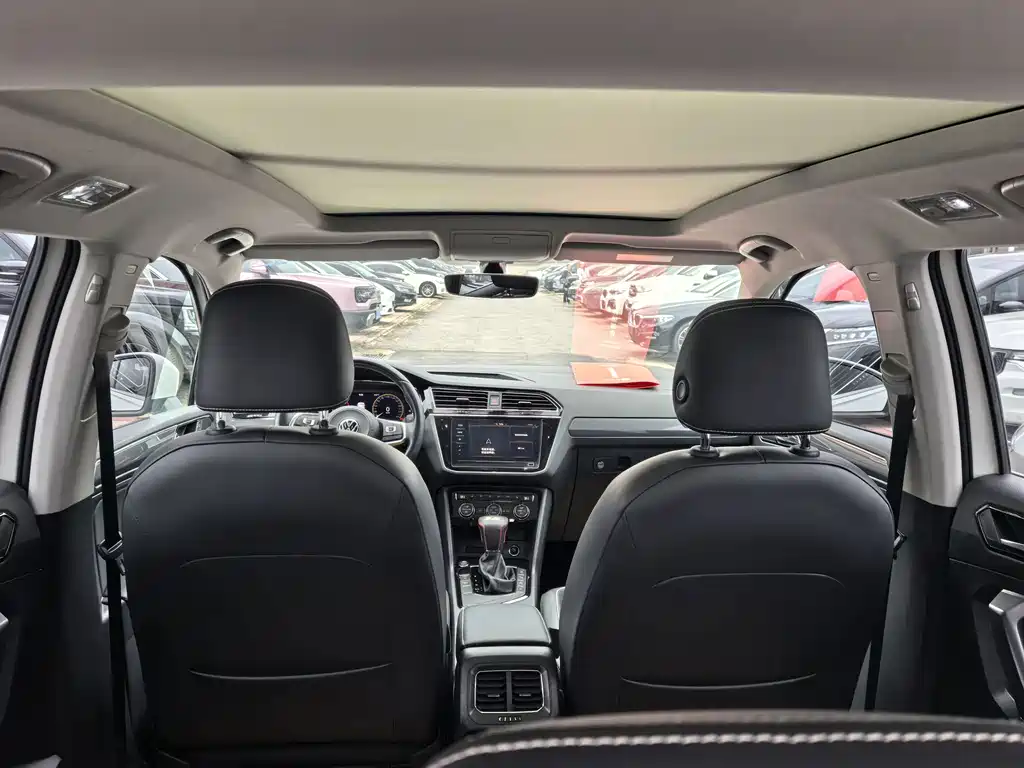 Volkswagen Tiguan L — фото 6