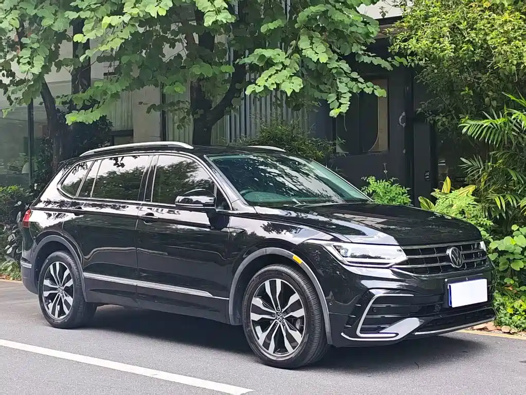 Volkswagen Tiguan L — фото 3