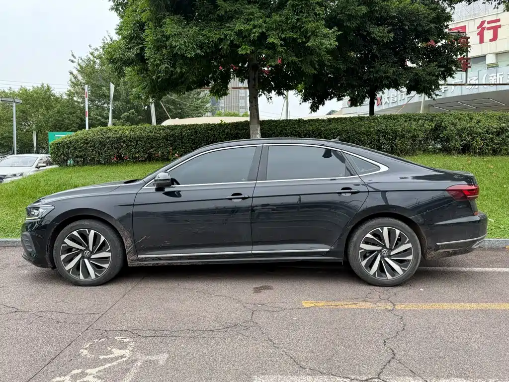 Volkswagen Passat — фото 3