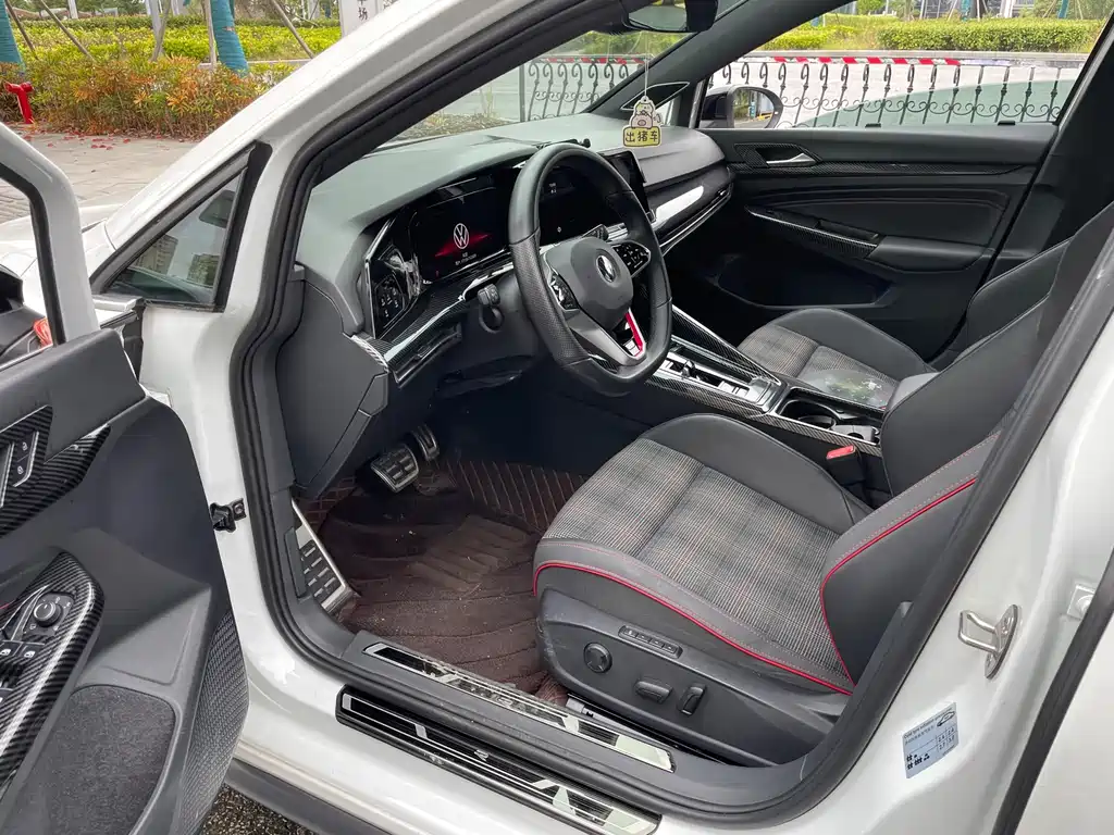 Volkswagen Golf GTI — фото 4