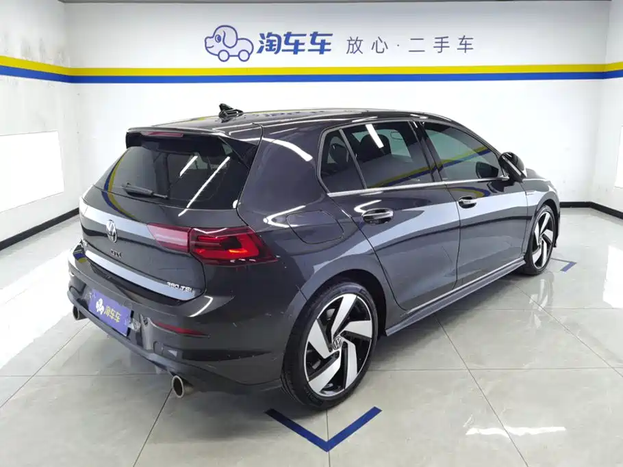 Volkswagen Golf GTI — фото 3