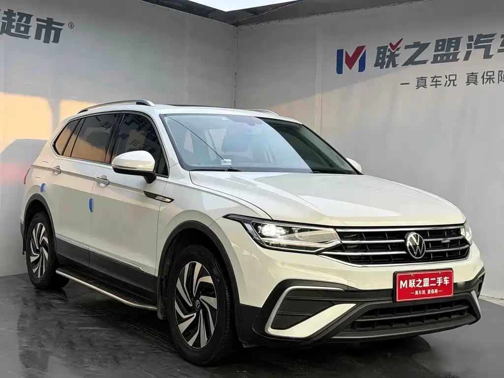 Volkswagen Tiguan L — фото 3