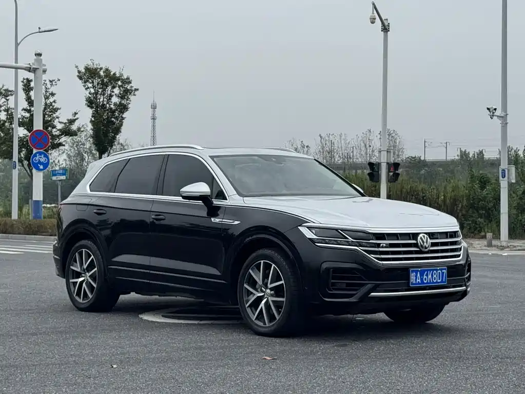 Volkswagen Touareg — фото 3