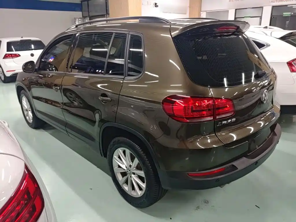 Volkswagen Tiguan — фото 5