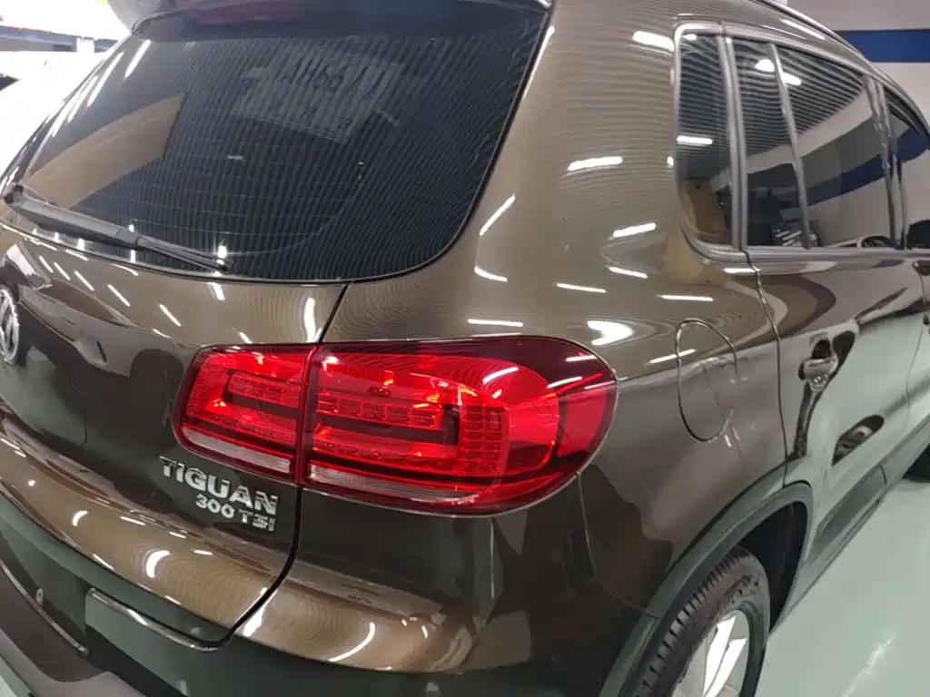 Volkswagen Tiguan — фото 8
