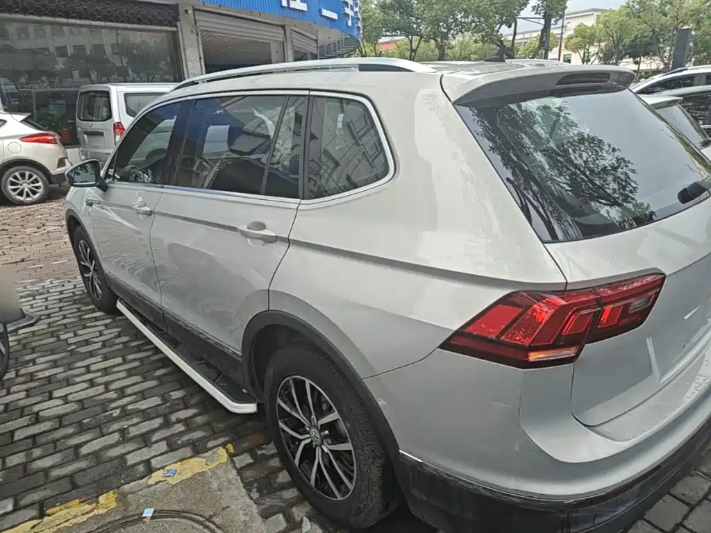 Volkswagen Tiguan L — фото 5