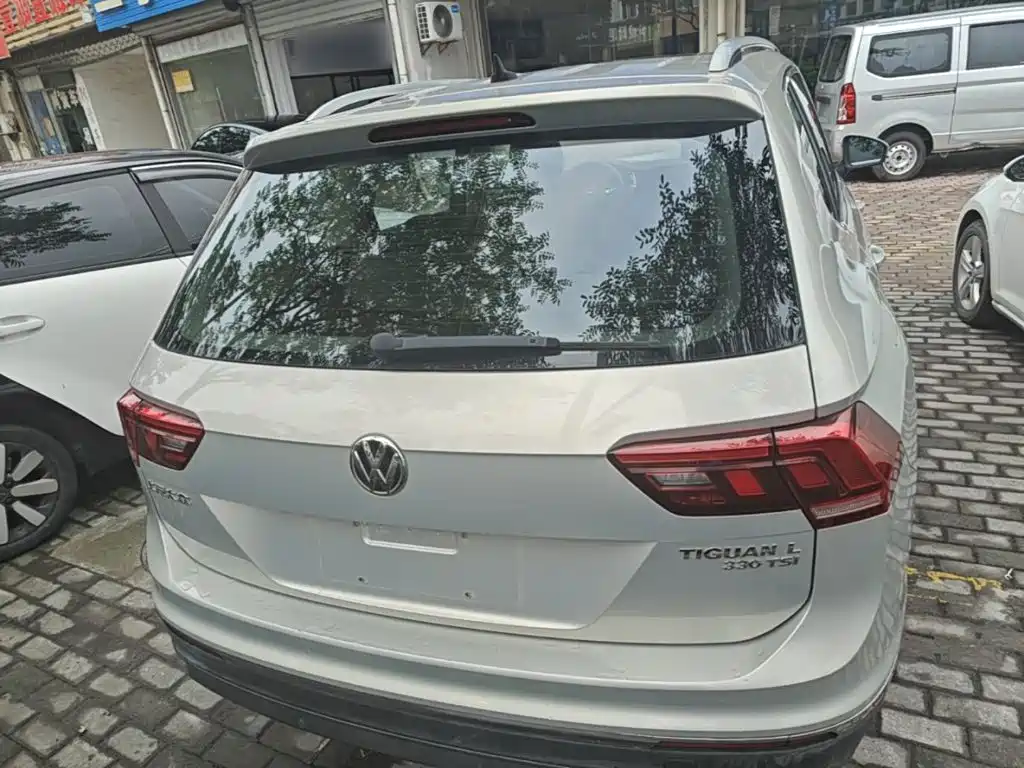 Volkswagen Tiguan L — фото 6