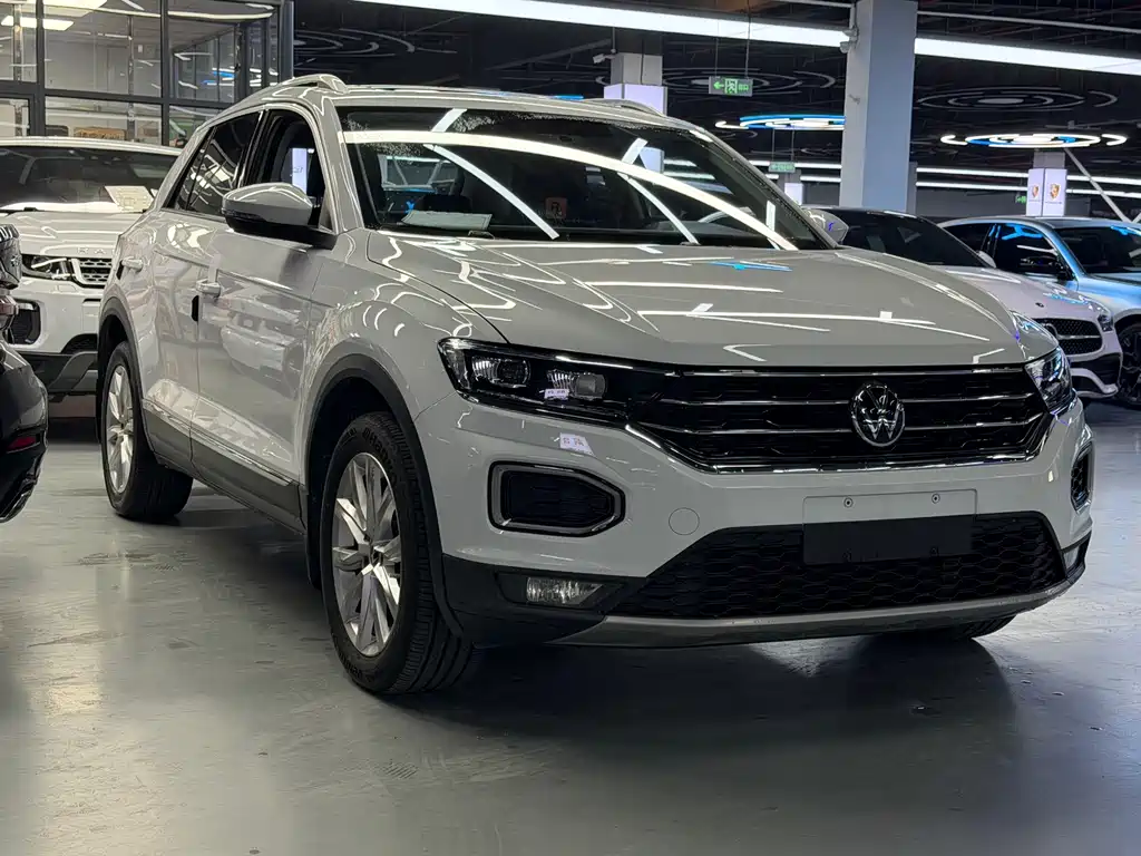 Volkswagen T-Roc — фото 3