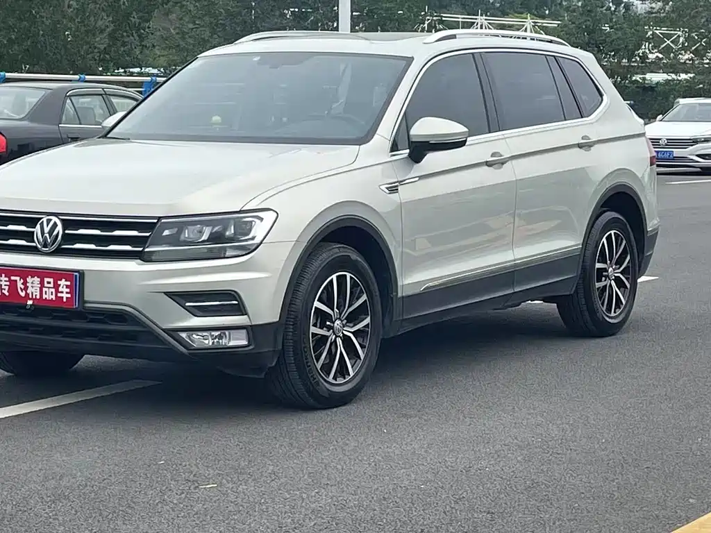 Volkswagen Tiguan L — фото 3